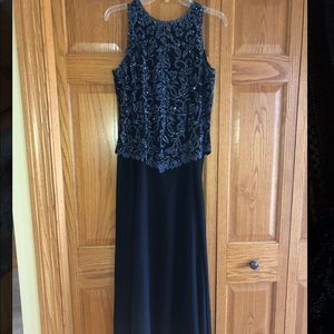 Beautiful dress, worn once.